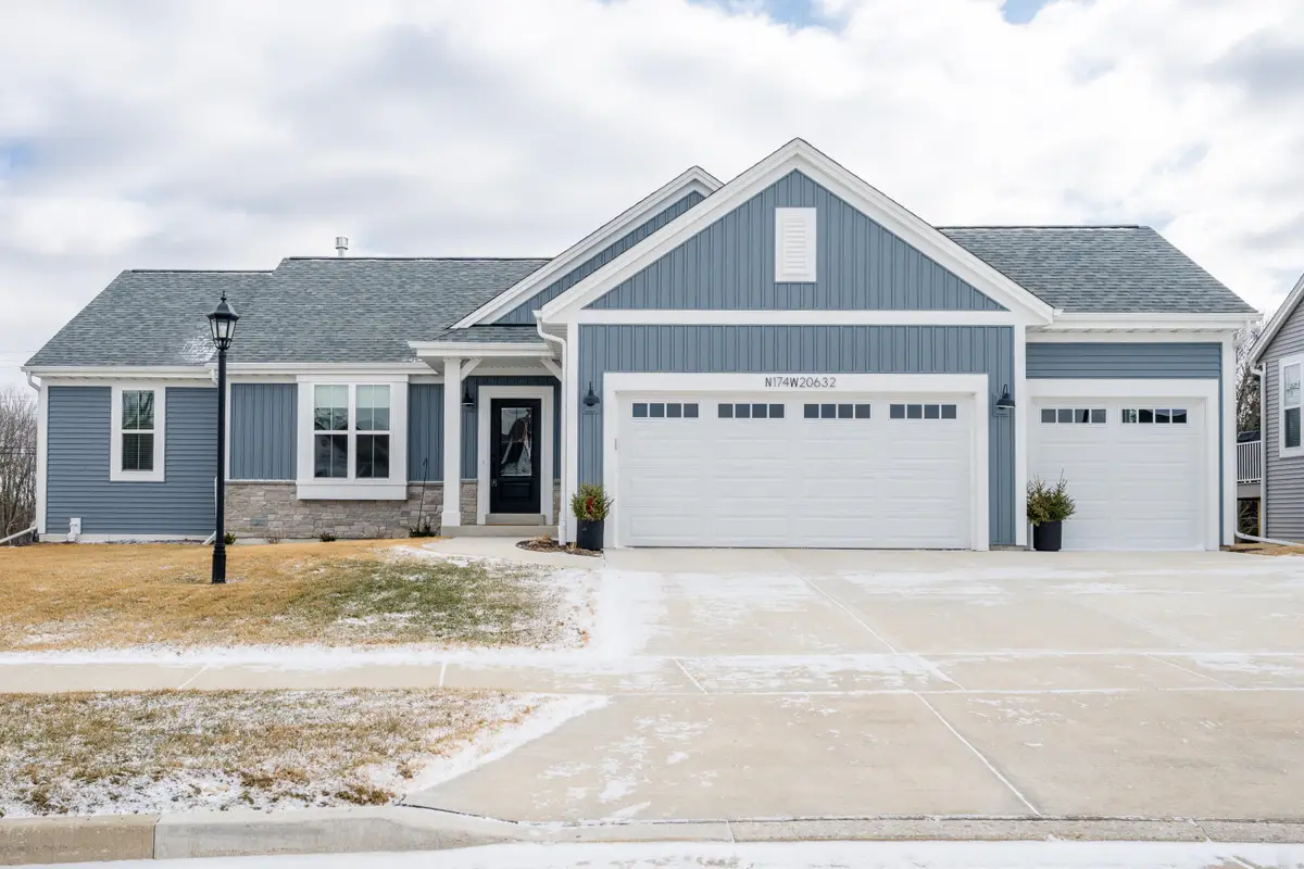 N174W20632 Laurel Springs Cir, Jackson, WI 53037 - #1