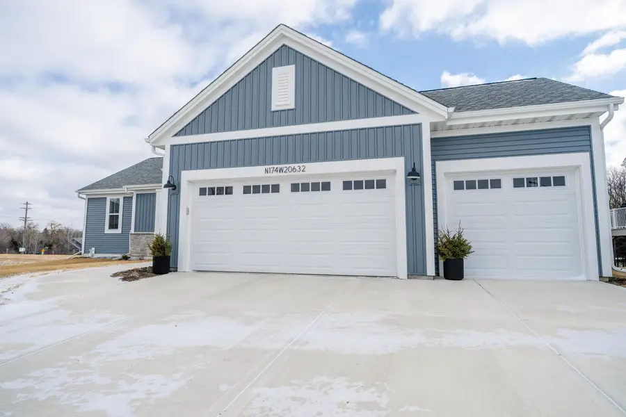 N174W20632 Laurel Springs Cir, Jackson, WI 53037 - #3