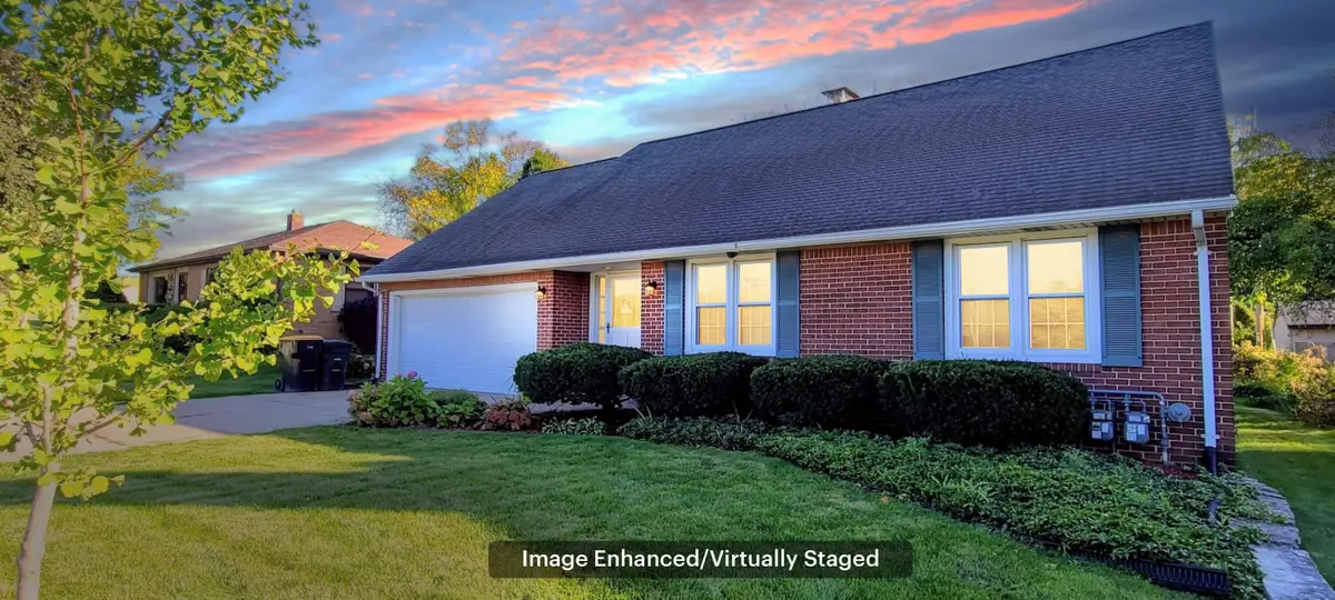 9715 W Wisconsin Ave, Wauwatosa, WI 53226 - #1