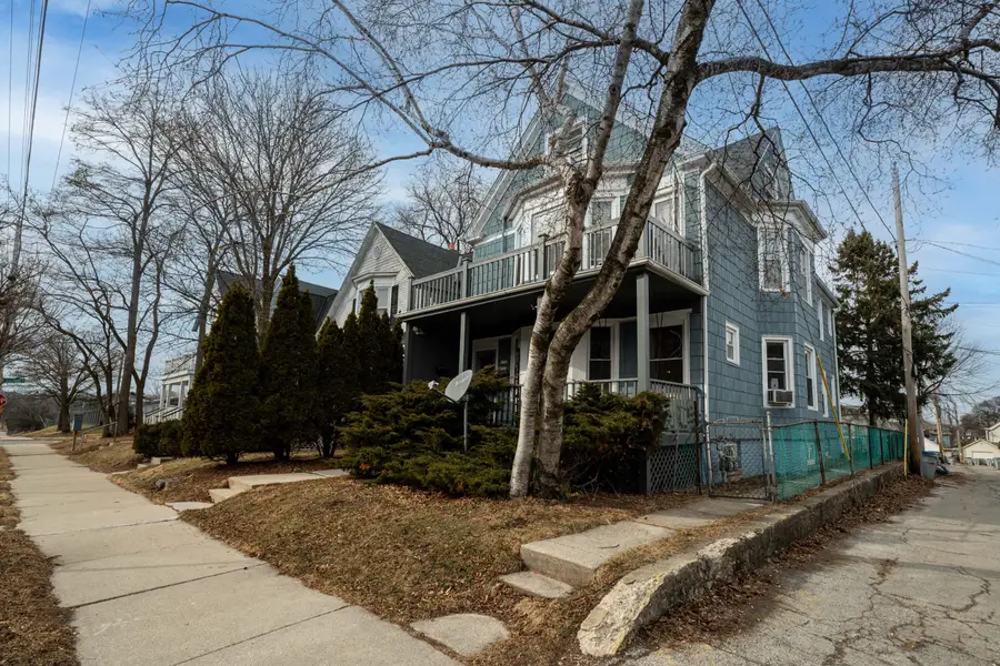 1712 E Park Pl, Milwaukee, WI 53211 - #3