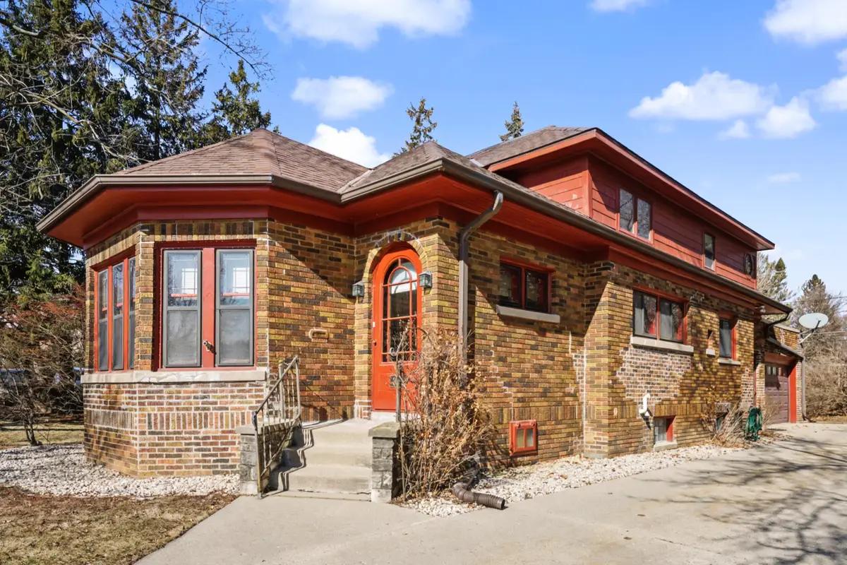 363 Delafield St, Waukesha, WI 53188 - #1