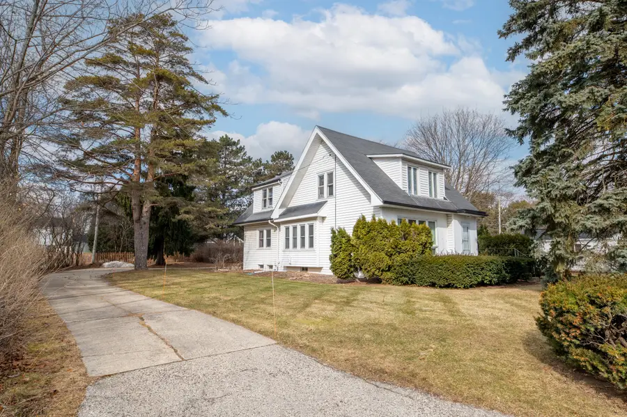 7531 N Lake Dr, Fox Point, WI 53217 - #2