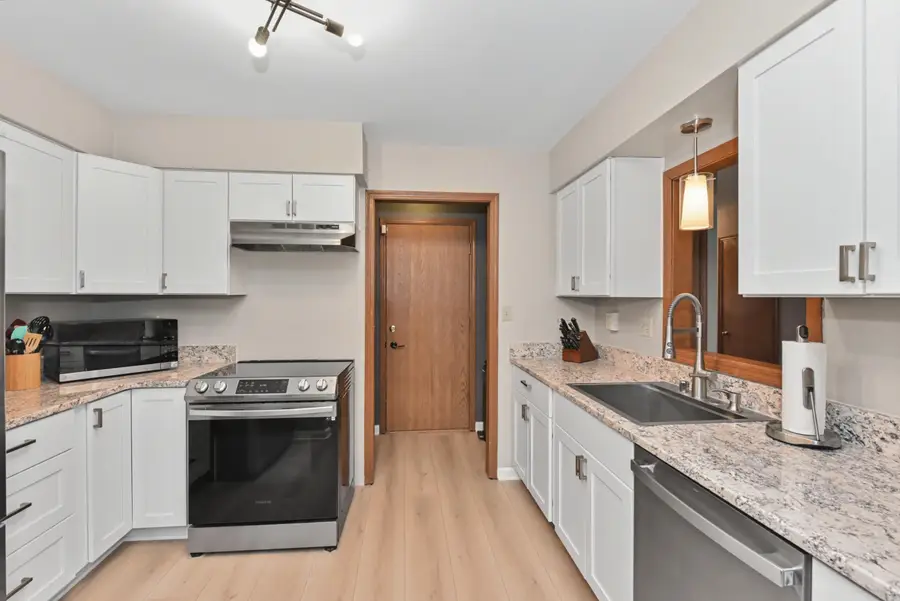 6501 W Dodge Pl, Milwaukee, WI 53220 - #3