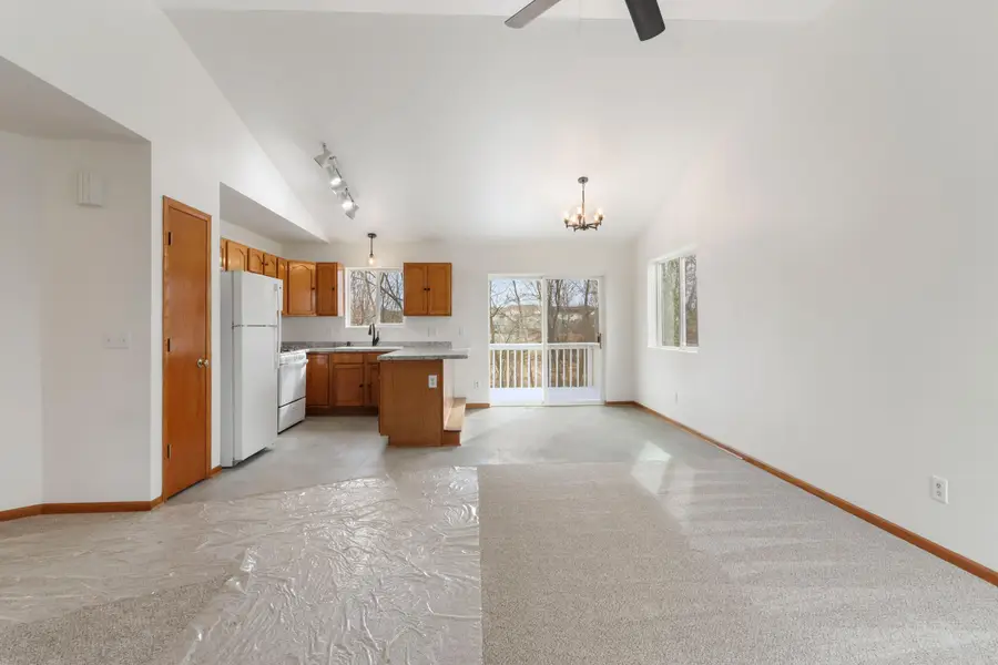 1047 W Court St, Elkhorn, WI 53121 - #2