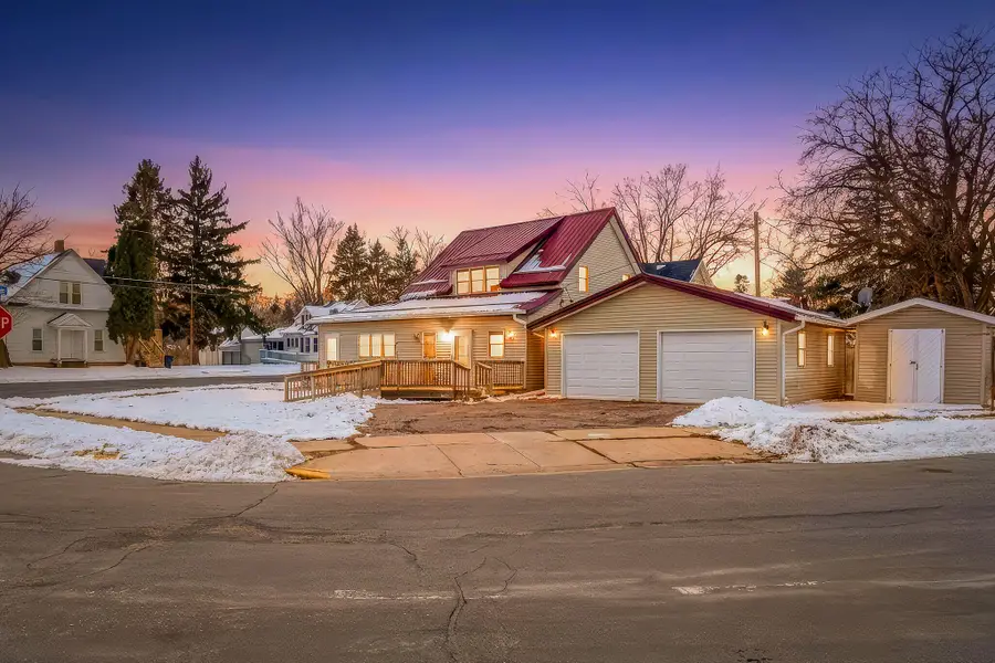 405 West Ave, Mauston, WI 53948 - #2