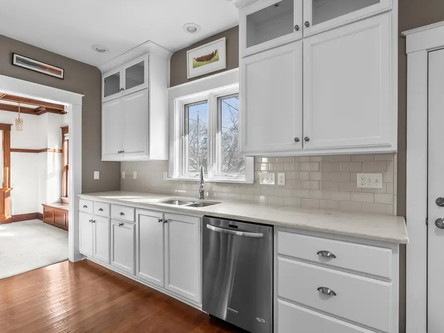 904 N 9th St, Manitowoc, WI 54220 - #3