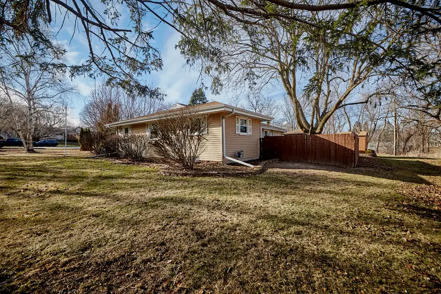 18700 Moor Ct, Brookfield, WI 53045 - #3