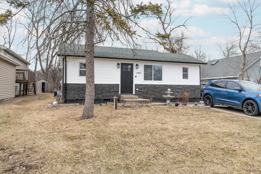 24922 67th St, Paddock Lake, WI 53168 - #2