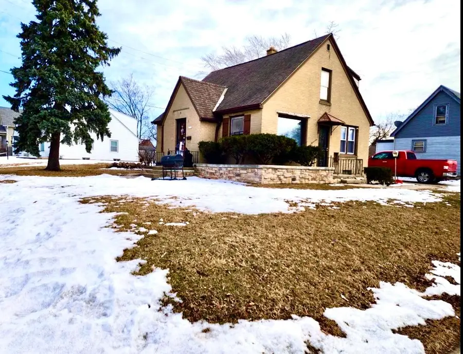 4235 W Fairmount St, Milwaukee, WI 53209 - #2