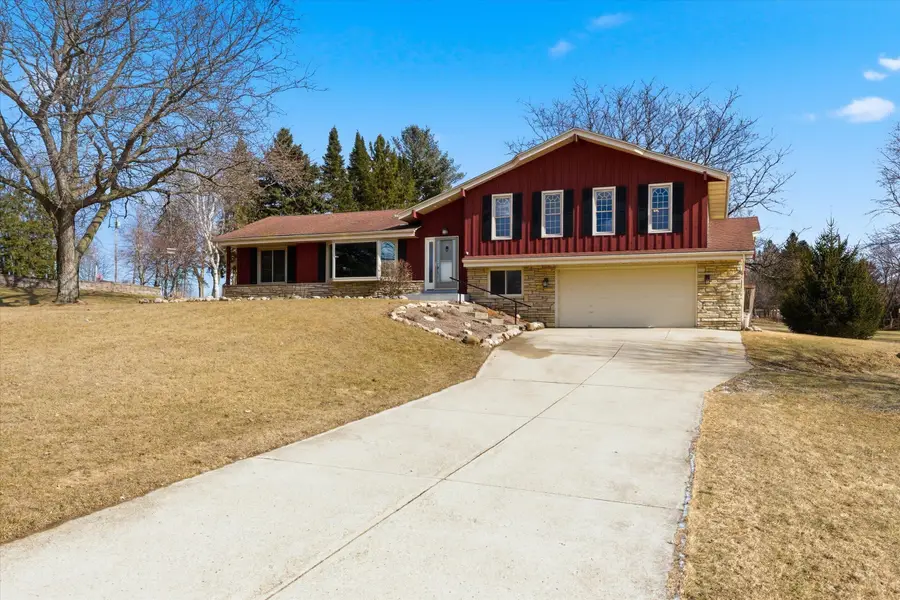 3238 Hawthorne Ln, Hartford, WI 53027 - #3