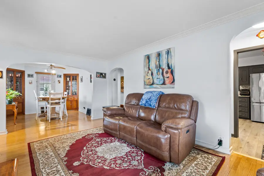 5422 S 43rd St, Greenfield, WI 53220 - #3