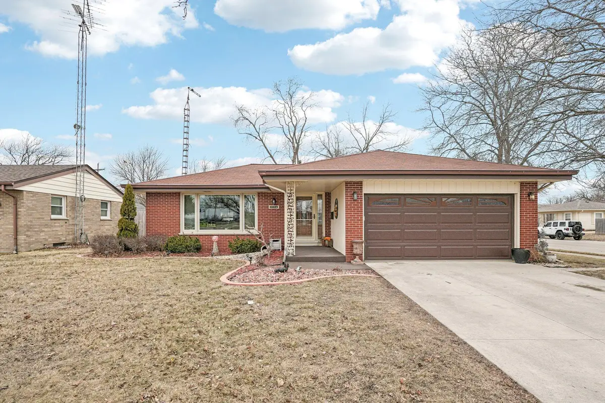 2304 85th St, Kenosha, WI 53143 - #1