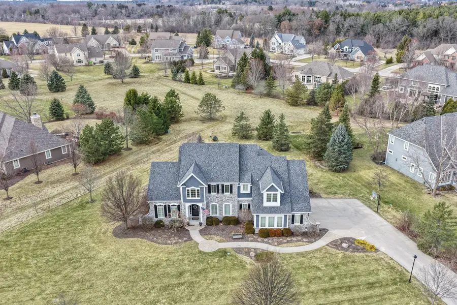 1260 Four Winds Way, Hartland, WI 53029 - #2