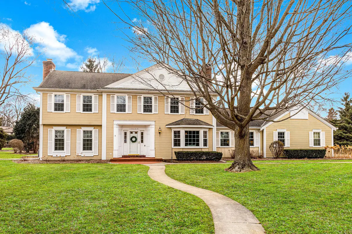 18665 Le Chateau Dr, Brookfield, WI 53045 - #1