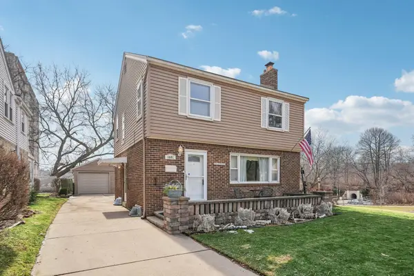 1601 E Menlo Blvd, Shorewood, WI 53211