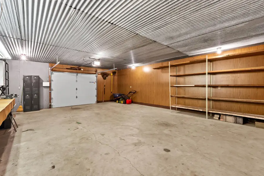 955 Laduron Dr, Mishicot, WI 54228 - #3