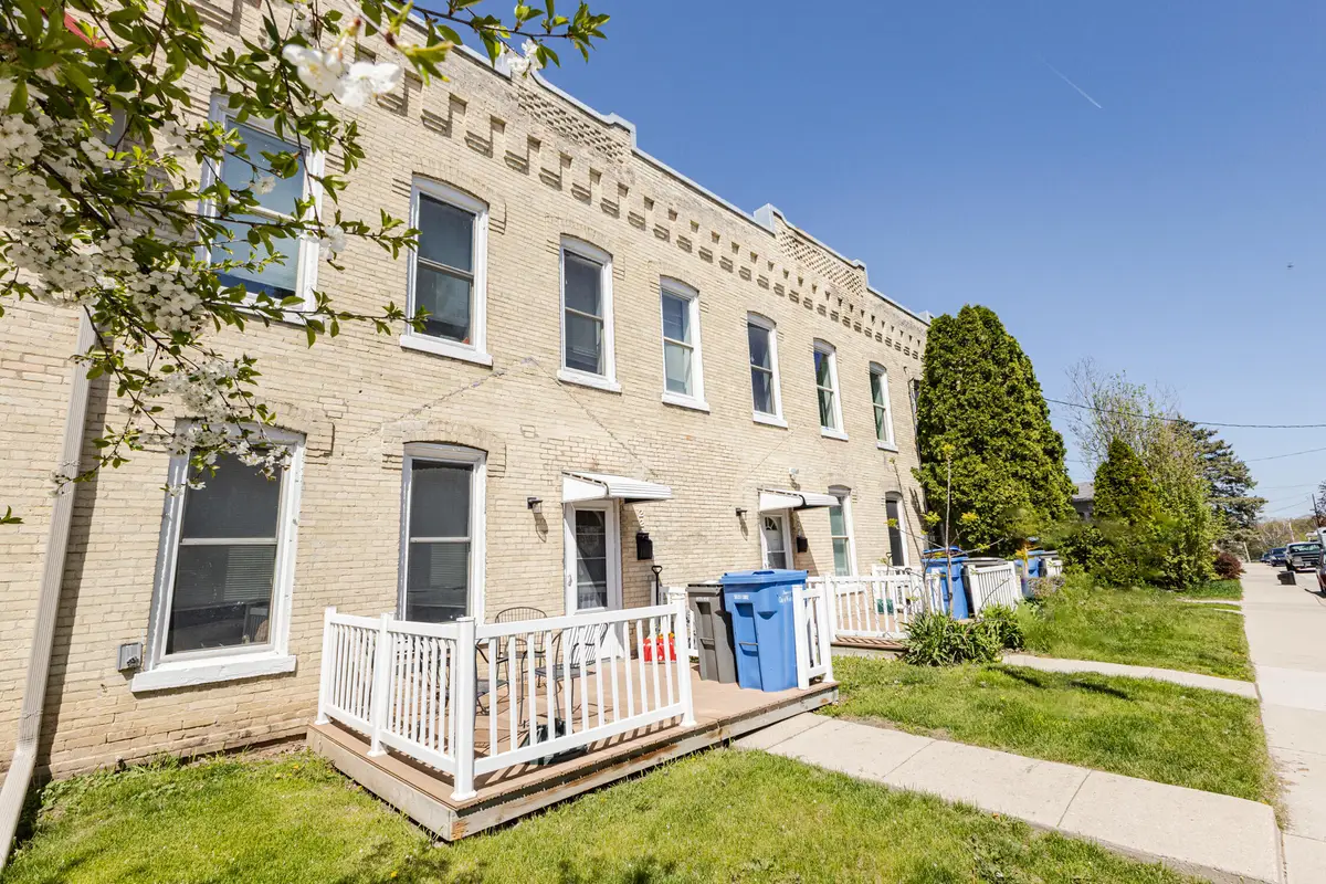 222 Margaret St, Watertown, WI 53098 - #1
