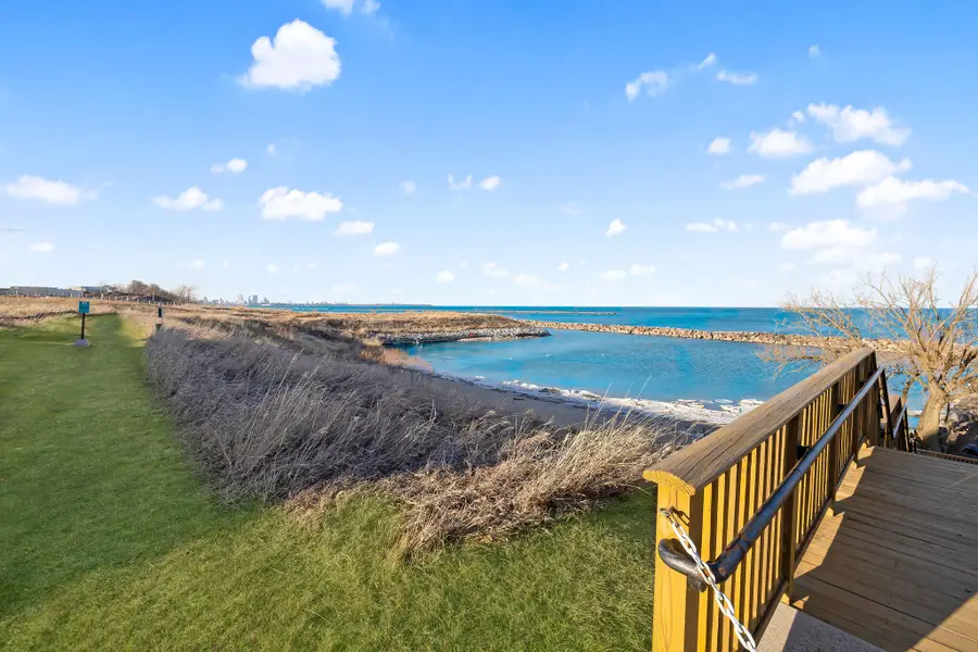 3942 S Troy Ave, Saint Francis, WI 53235 - #2