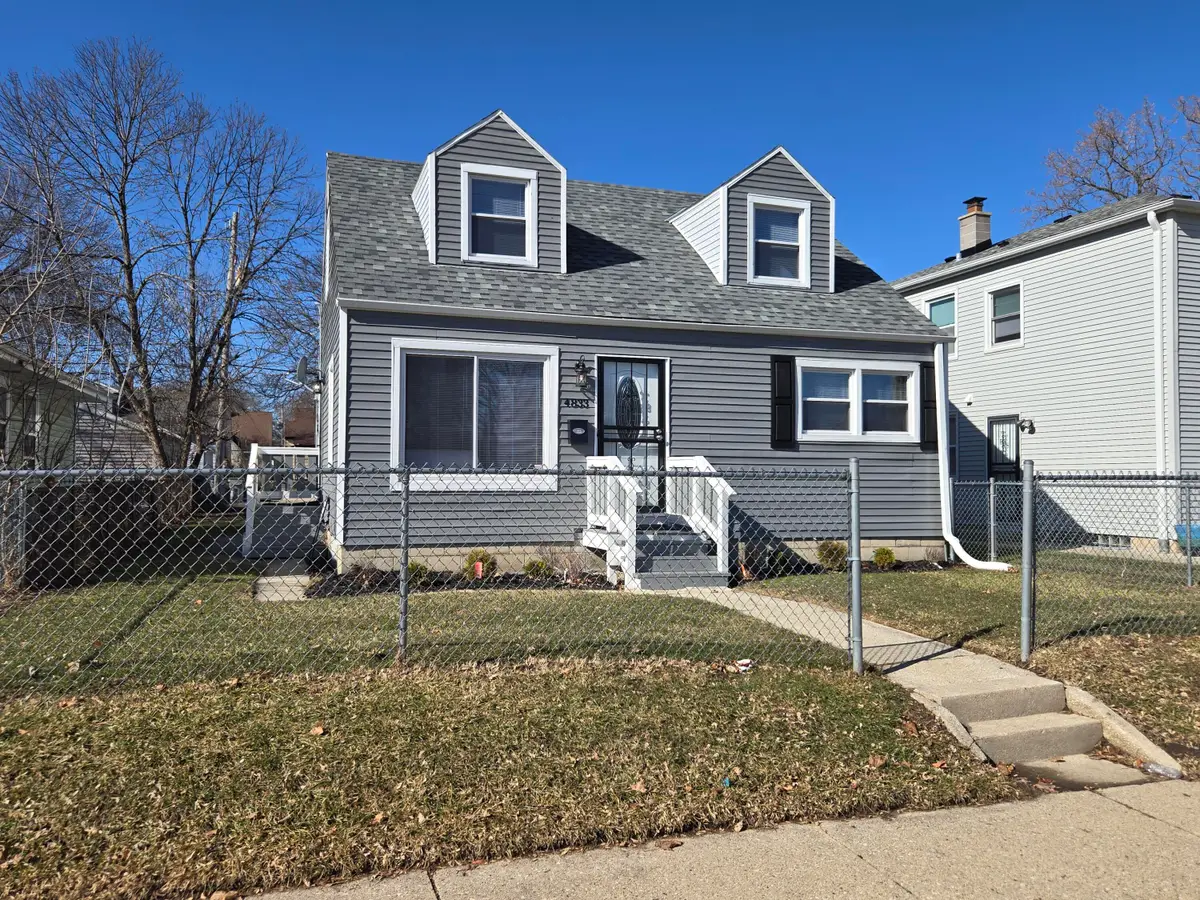 4833 N 20th St, Milwaukee, WI 53209 - #1