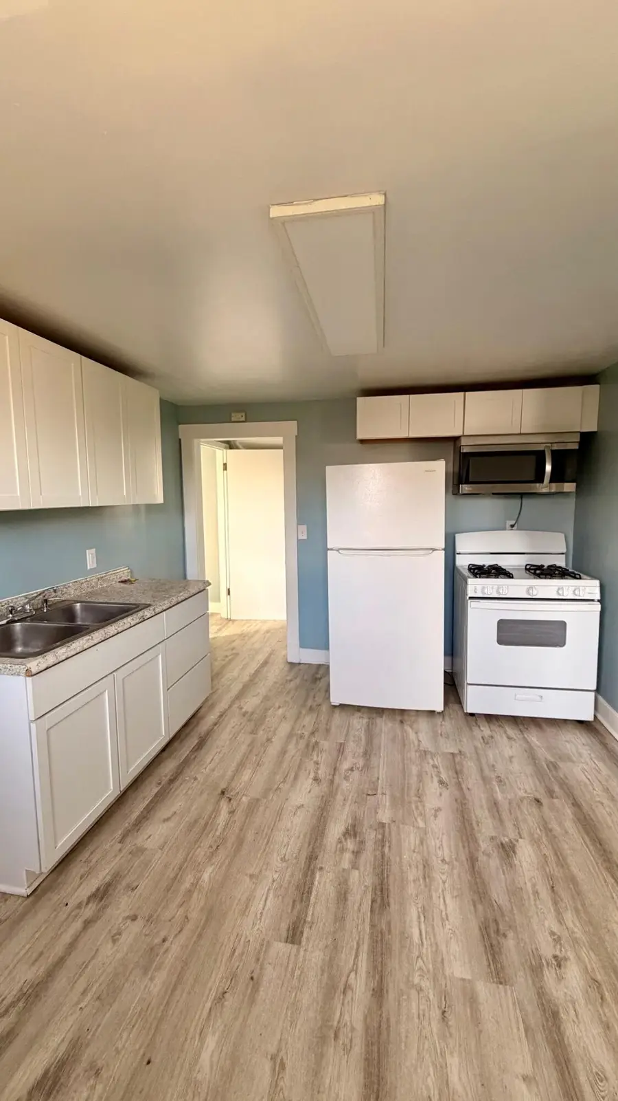 2011 Madison St, Manitowoc, WI 54220 - #3