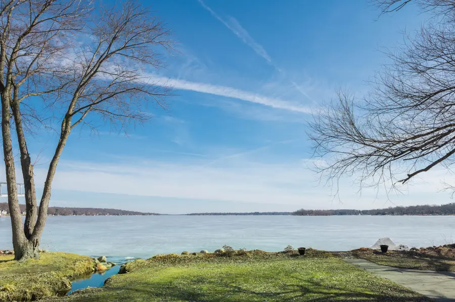 W304N2426 Maple Ave, Delafield, WI 53072 - #2