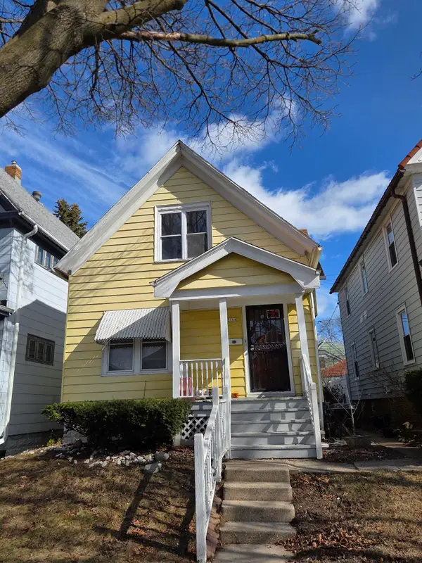 3168 N Pierce St, Milwaukee, WI 53212