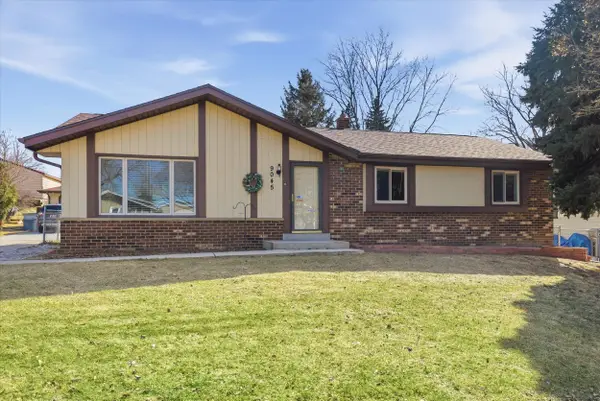 9045 W Rochelle Ave, Milwaukee, WI 53224