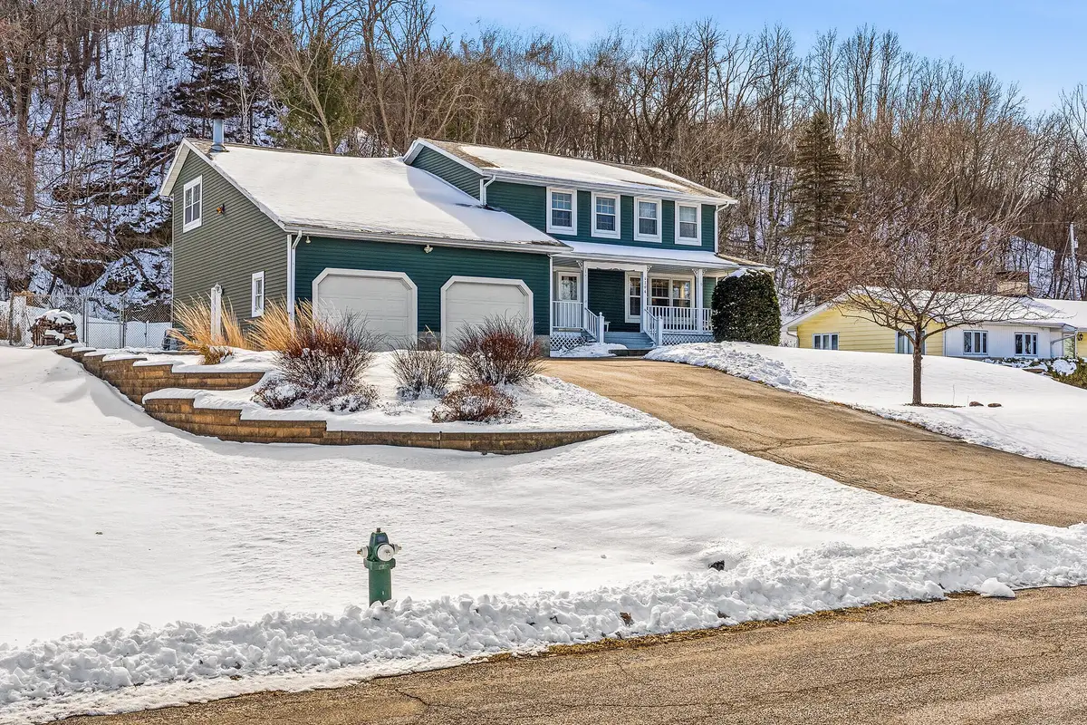 4304 Meadowlark Ln, La Crosse, WI 54601 - #1