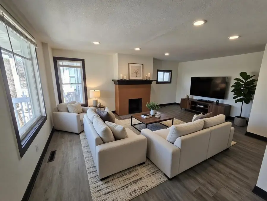 6123 8th Ave, Kenosha, WI 53143 - #3