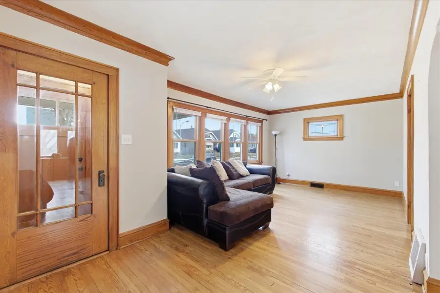 2125 S 72nd St, West Allis, WI 53219 - #2