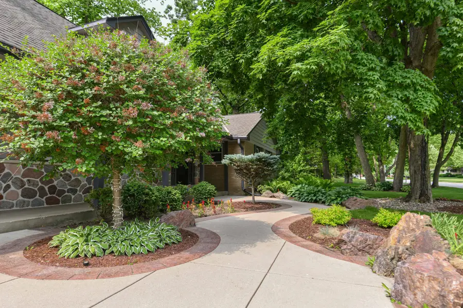 10311 W Ruby Ave, Wauwatosa, WI 53225 - #3