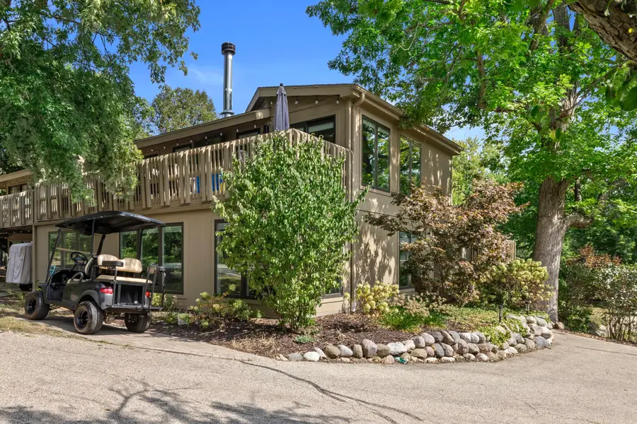 603 Knollwood Cir, Fontana, WI 53125 - #2