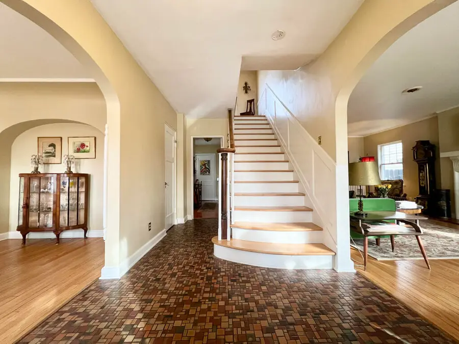 3964 N Stowell Ave, Shorewood, WI 53211 - #2