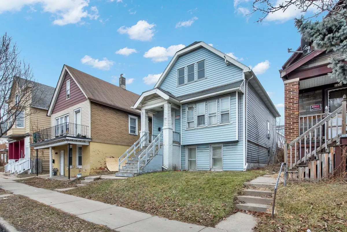 2477 S 6th St, Milwaukee, WI 53215 - #1