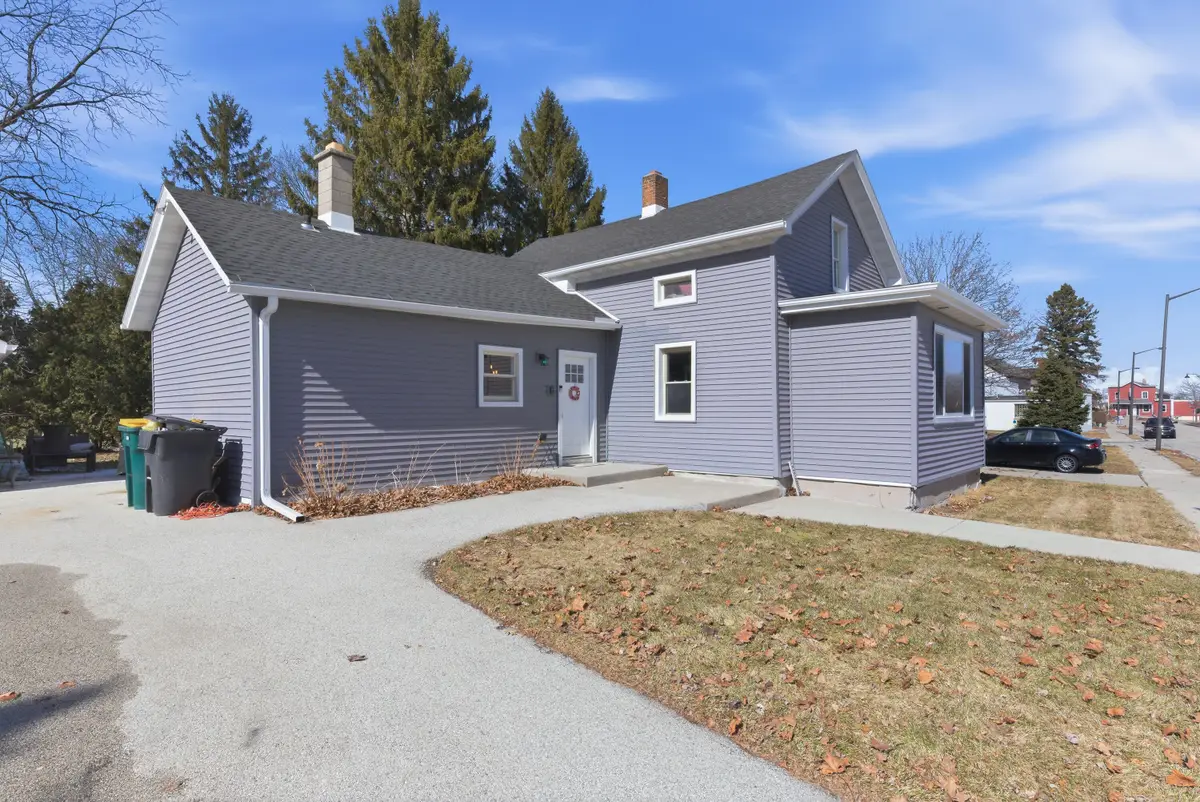 W208N16721 S Center St, Jackson, WI 53037 - #1