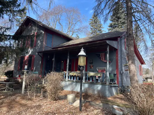 1320 E Oakwood Rd, Oak Creek, WI 53154