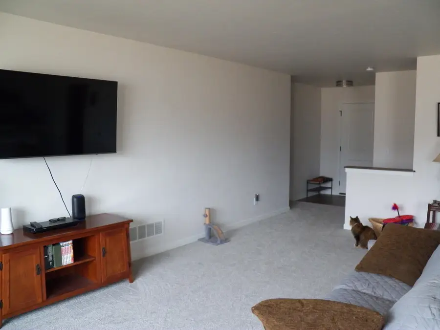 1023 Mcnish Ct, Sheboygan Falls, WI 53085 - #2