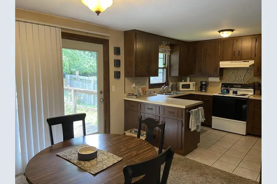 2161 Packerland Dr, Green Bay, WI 54304 - #2