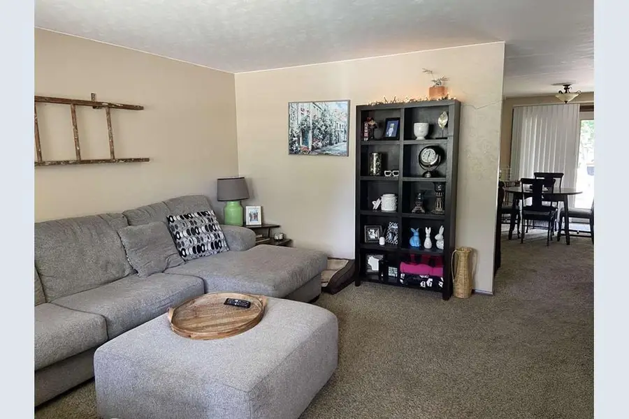 2161 Packerland Dr, Green Bay, WI 54304 - #3