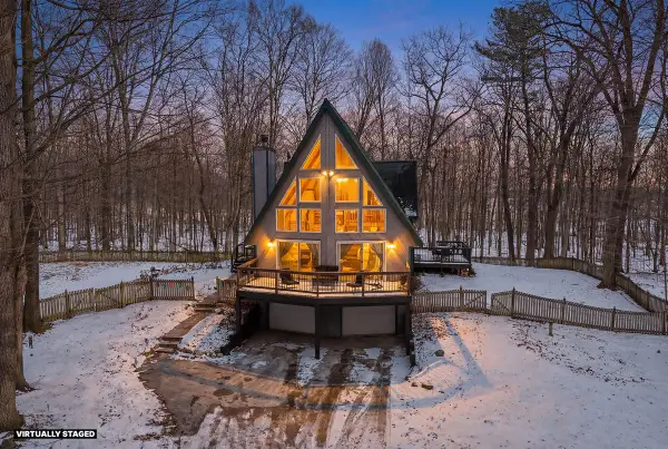 12395 Whitetail Pkwy, Manitowoc, WI 54220