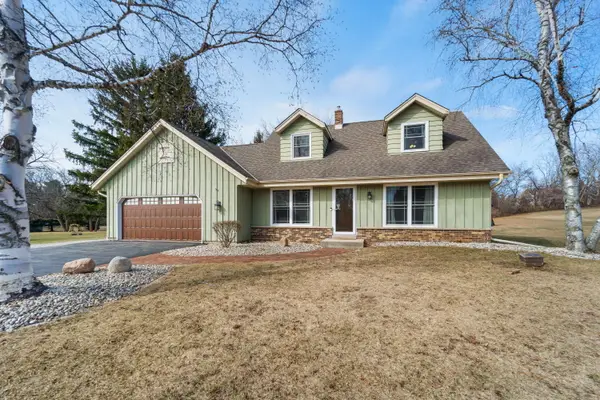 W322S7805 Claire Dr, Mukwonago, WI 53149