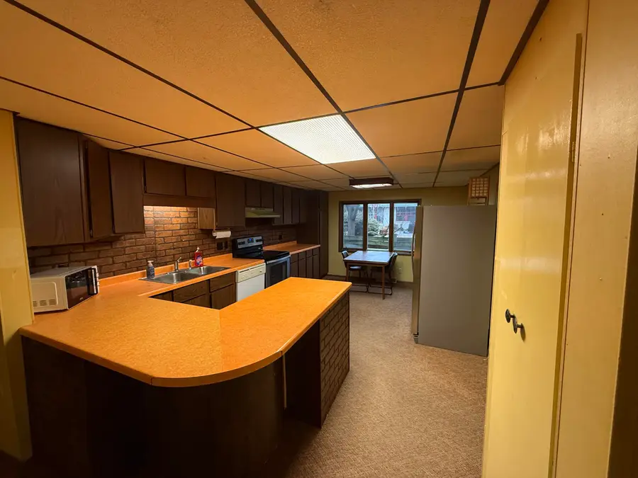 1008 Parkway Blvd, Two Rivers, WI 54241 - #2