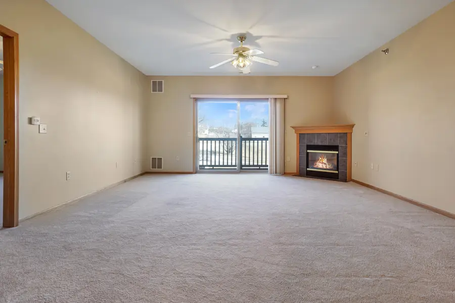 223 Fifth St, Hartford, WI 53027 - #3