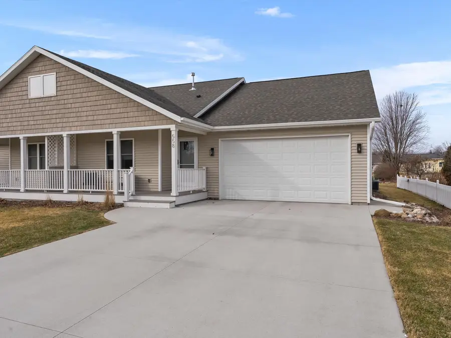 558 Pickett St St, Plymouth, WI 53073 - #2