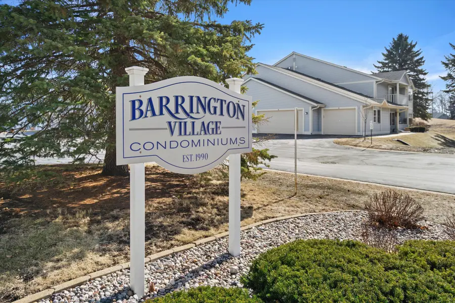 601 Barrington Ct, West Bend, WI 53095 - #2