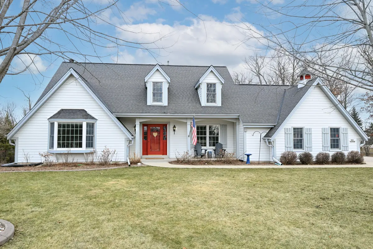 N51W16948 Fair Oak Pkwy, Menomonee Falls, WI 53051 - #1