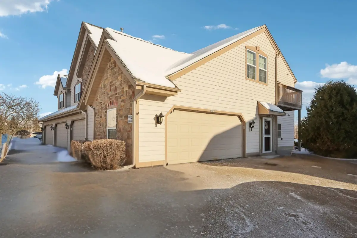 8648 S Roxbury Way, Oak Creek, WI 53154 - #1