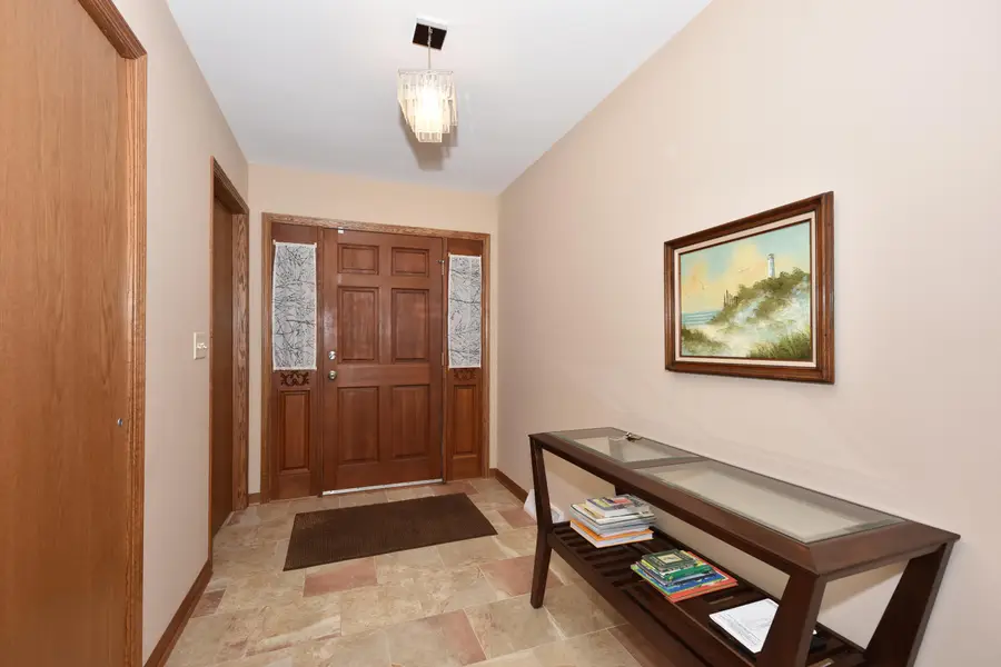 5458 Wild Cherry Cir, Greendale, WI 53129 - #3