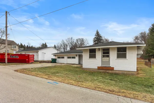 W1375 Glenwood Rd, Bloomfield, WI 53147