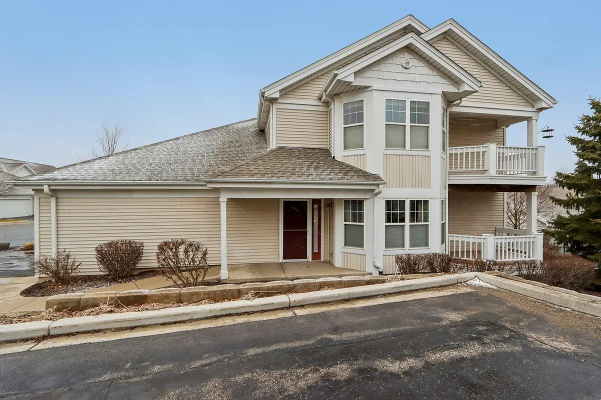 7011 W Rawson Ave, Franklin, WI 53132 - #1